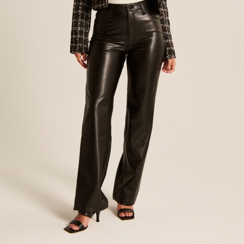 ABERCROMBIE AND FITCH CURVE LOVE 90S RELAXED JEAN HIGH RISE LEATHER PANTS